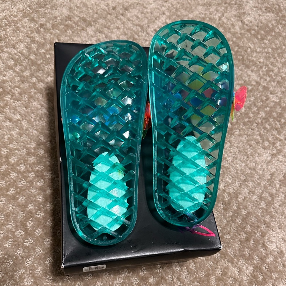 Betsy Johnson Jelly Sandals - Picture 5 of 10